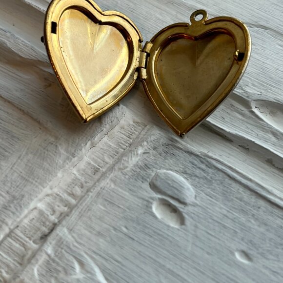 Vintage heart jewelry findings for craft projects - Picture 6 of 7